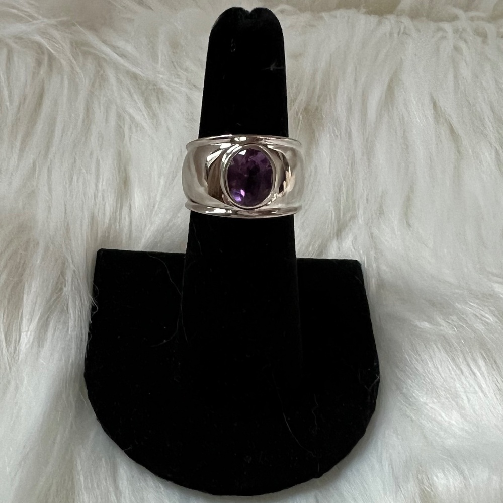 Amethyst and 925 Silver Band Ring - Size 7